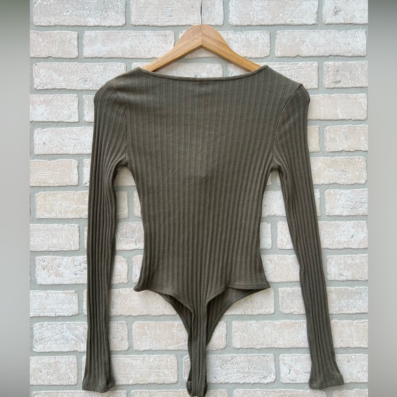 Romper & Bodysuit Bundle - Picture 3 of 10